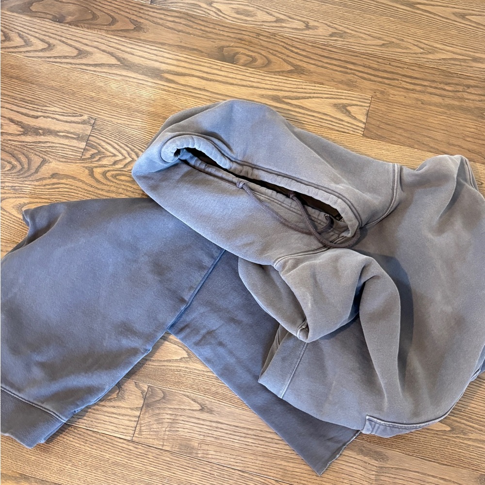Aritzia TNA tracksuit size m